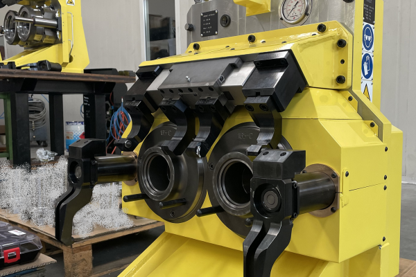 Attrezzatura per Lavorazione particolari nel settore macchine movimento terra.